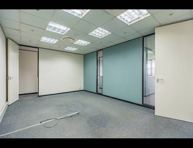 214M² OFFICE TO LET IN WESTVILLE